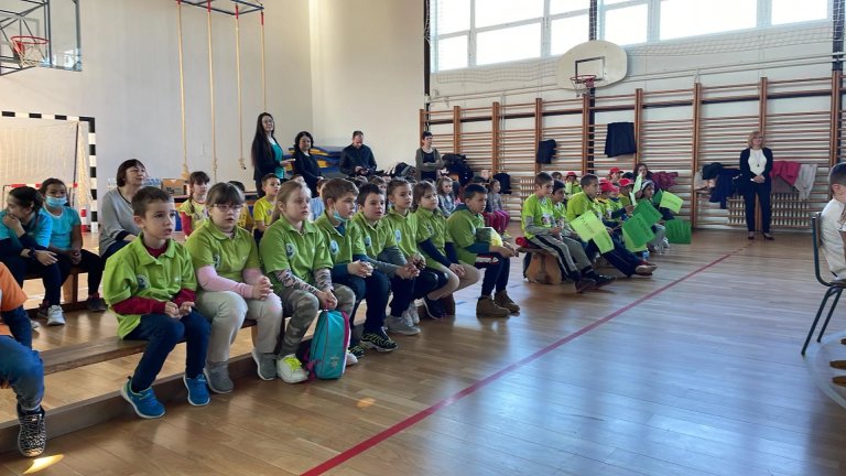 Fotografija 1 od 5: Nova Crnja: Održano opštinsko takmičenje u poznavanju saobraćajnih propisa